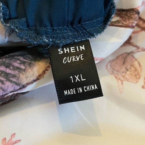 SHEIN 1x floral print belted skirt - Picture 5 of 5